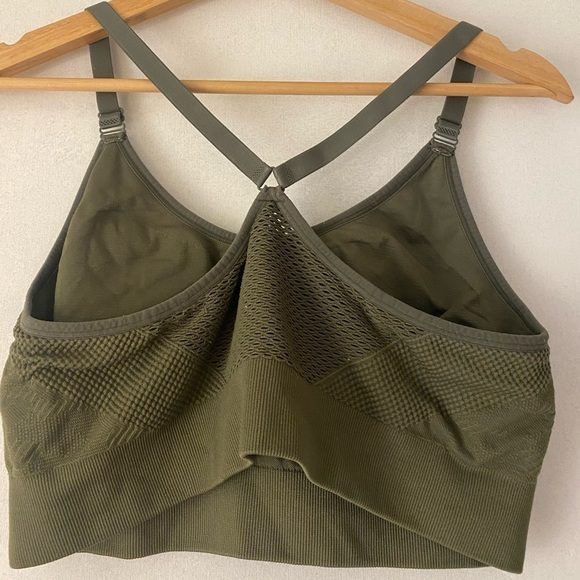 ARMY GREEN SPORTS BRA SIZE LARGE - Picture 3 of 3